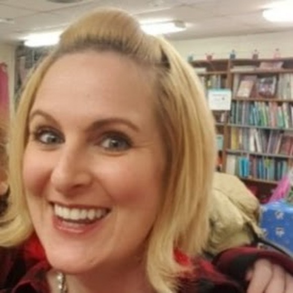 Meet your Posher, Crystal - Picture 2 of 2